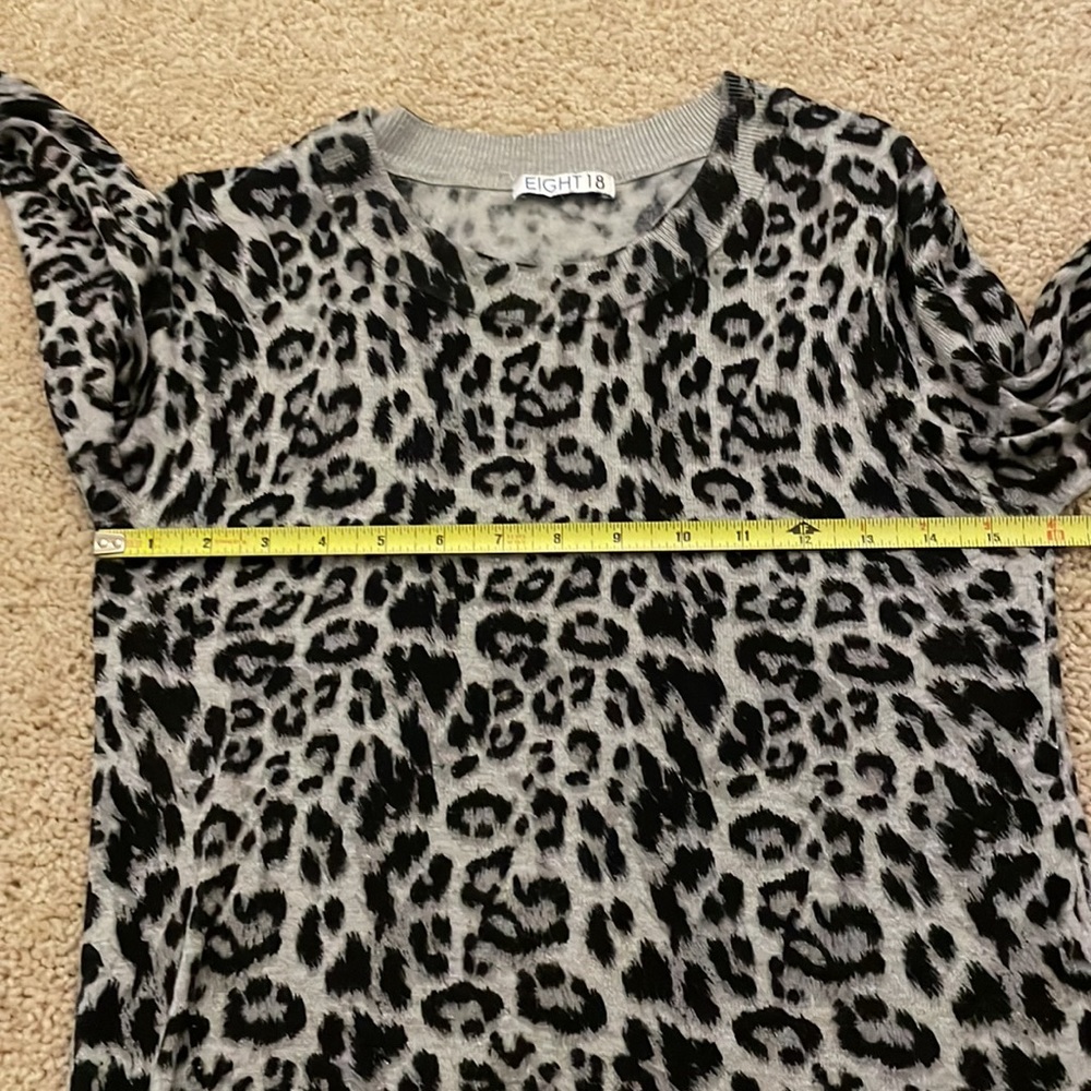 Sweater small - Picture 4 of 8